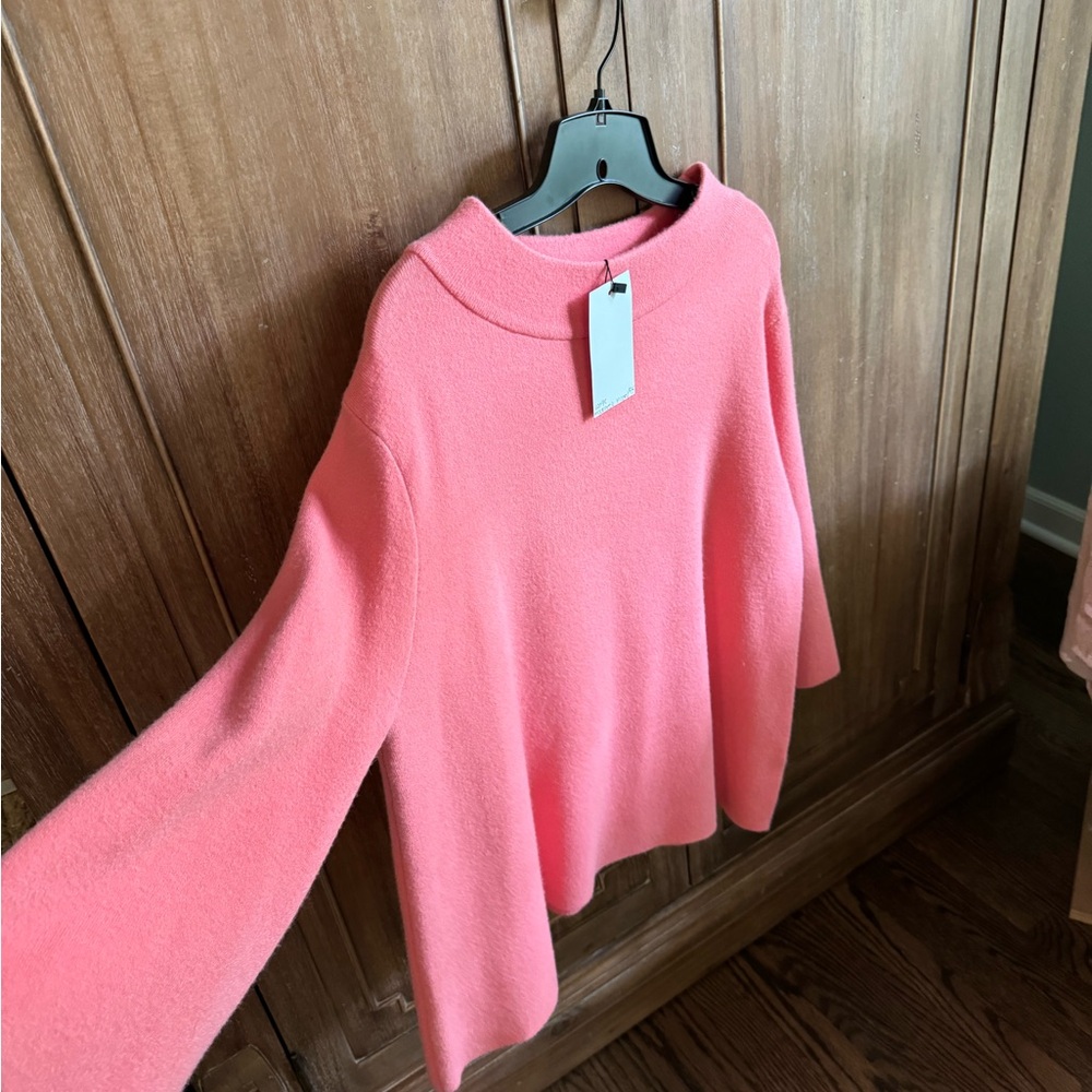 Beautiful sweater! - Picture 4 of 6